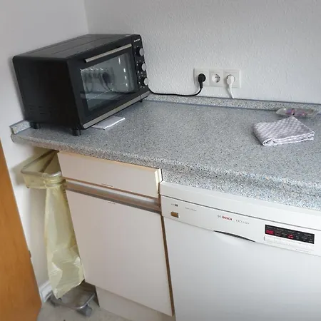 Helle Und Zentrale Ferienwohnung Mit Treppenlift Apartment *